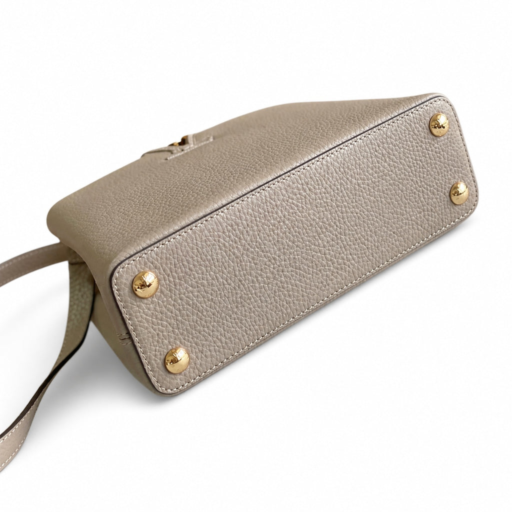 Louis Vuitton Capucines Small Leather Gray Gold Handbag