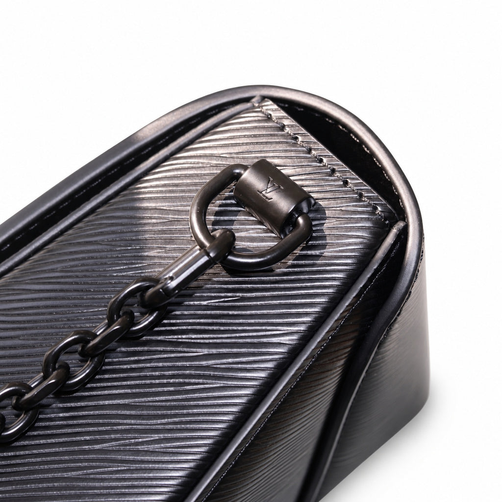Louis Vuitton Twist Leather Handbag