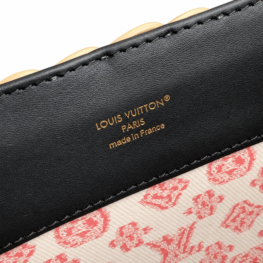 Louis Vuitton Capucines Small Black Handbag