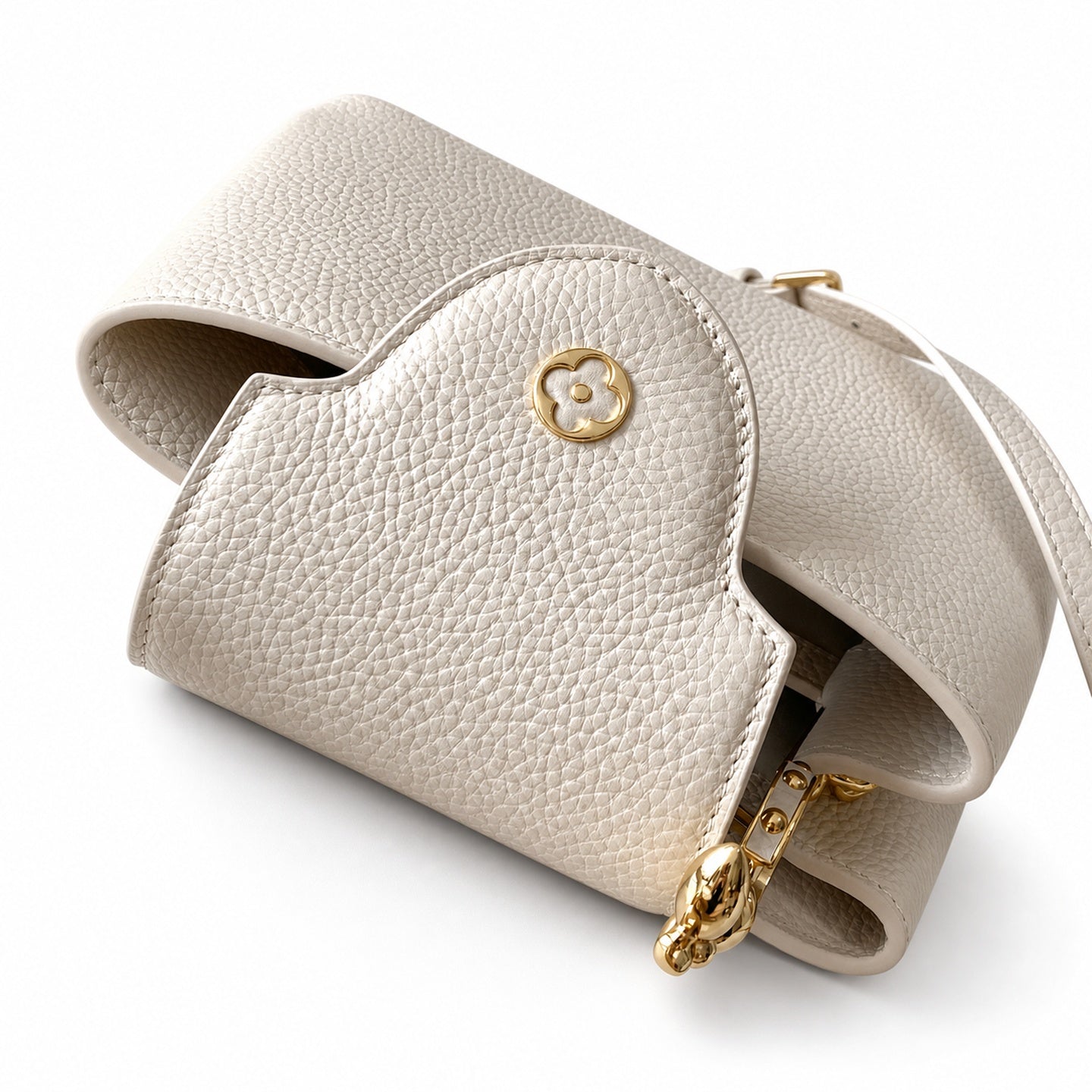 Louis Vuitton Capucines Leather White Handbag