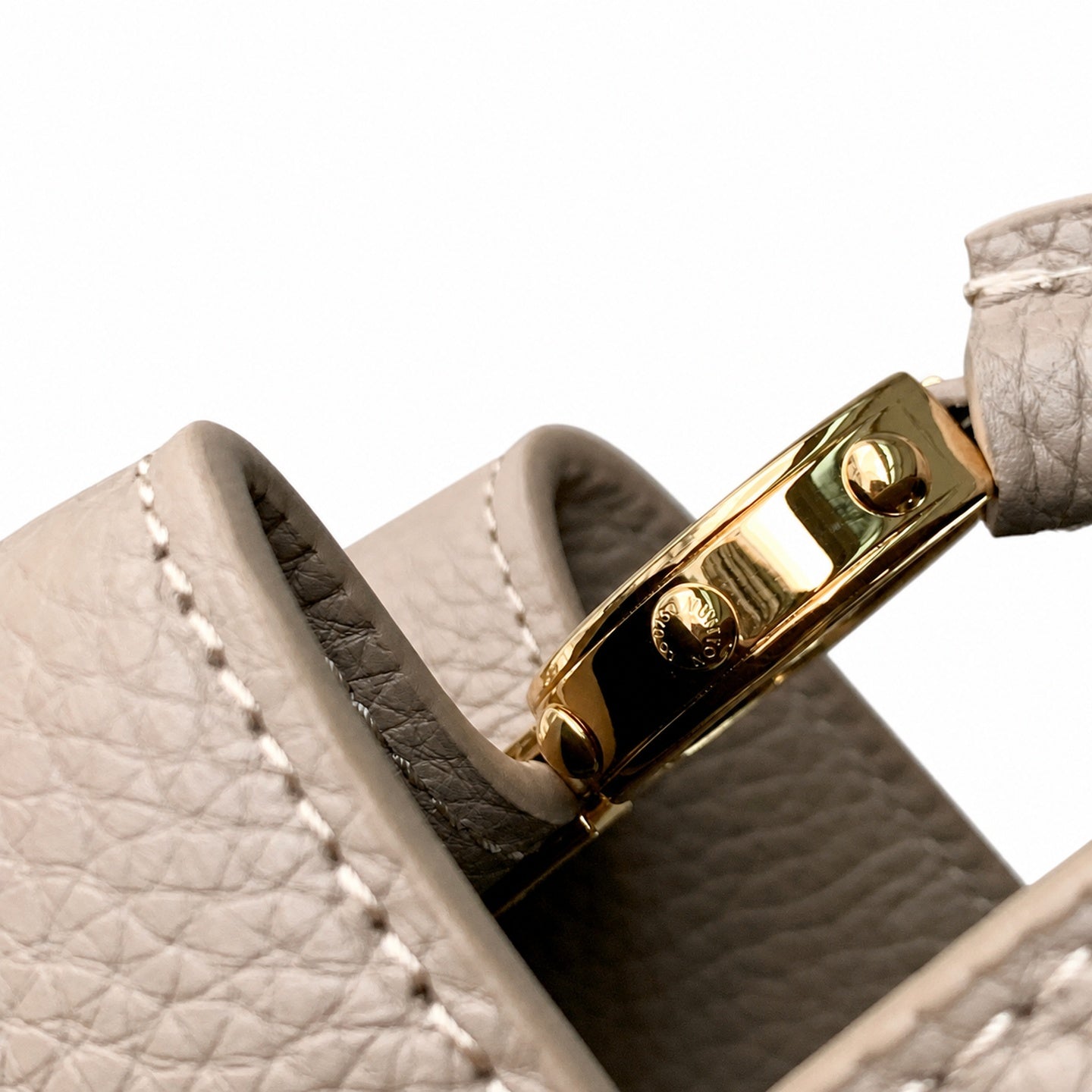 Louis Vuitton Capucines Small Leather Gray Handbag